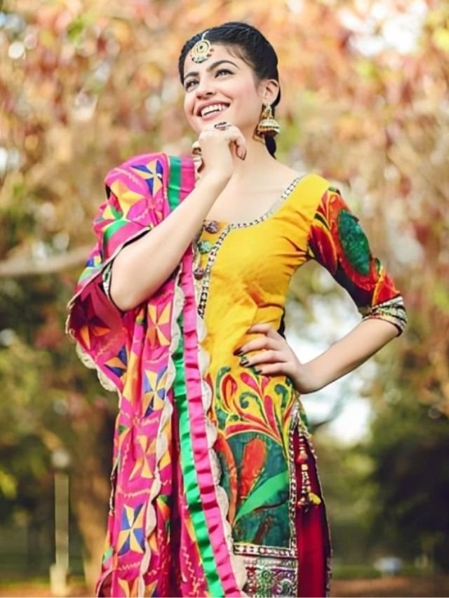 floral works on kameez and dupatta floral works on kameez and dupatta