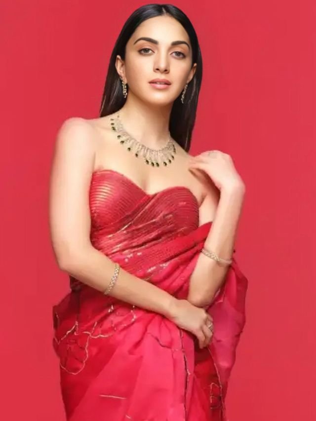 Kiara Advani in Red Colour Saree Kiara Advani in Indo-Western red saree