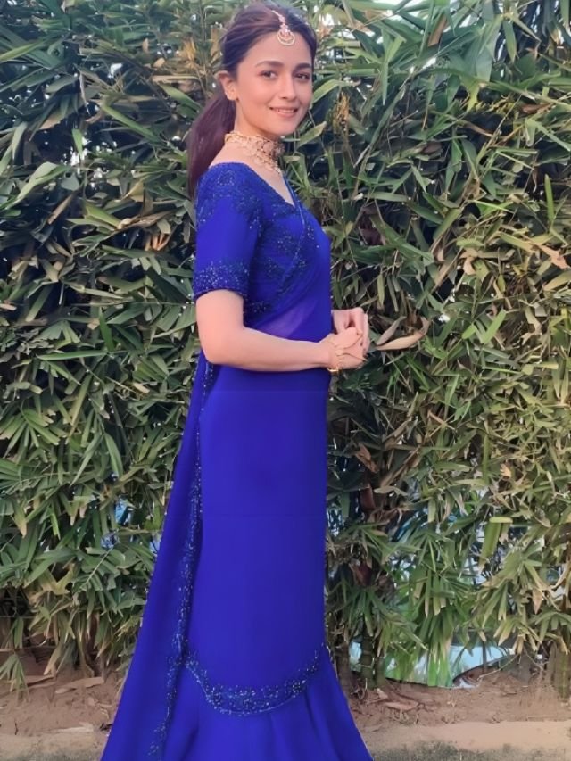 Alia Bhatt in Blue Colour Saree Alia Bhatt in Blue Colour Saree