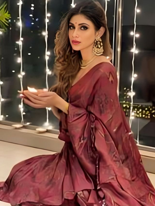 Mouni Roy in Maroon Colour Saree Mouni Roy in Maroon Colour Saree