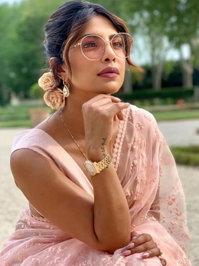 Desi Girls Priyanka Chopras Blush Pink Embroidered Saree Desi Girl’s Priyanka Chopra’s Blush Pink Embroidered Saree