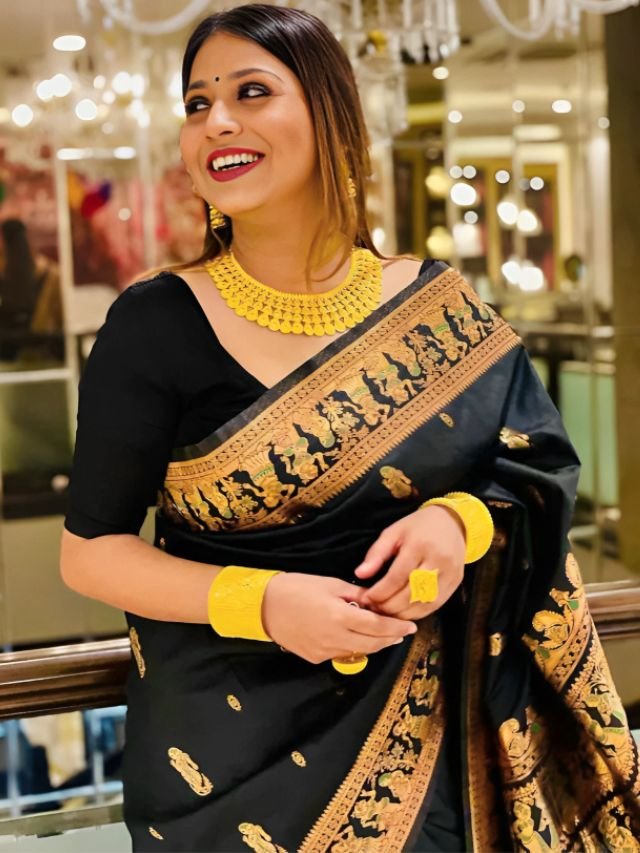 Gold Jewellery with Black Saree Gold Jewellery with Black Saree