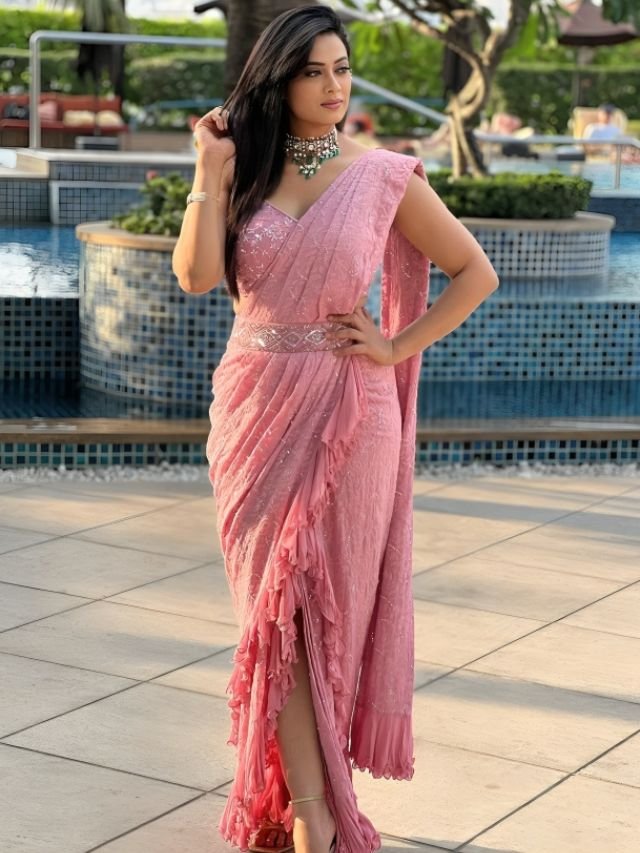 Shweta Tiwaris pant Style Pink Ruffle Saree Shweta Tiwari’s pant Style Pink Ruffle Saree