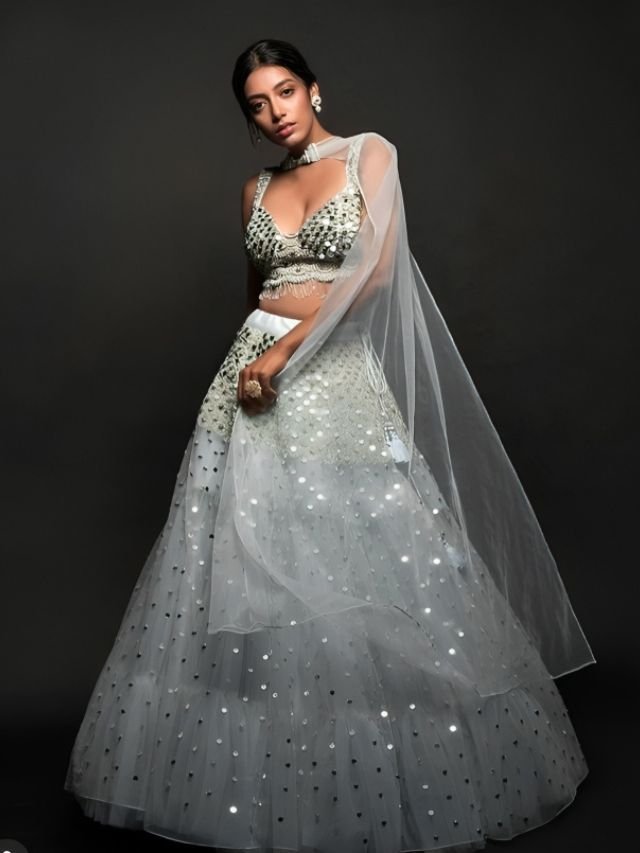 Around The Neck Dupatta Draping Style on Lehenga Around The Neck Net Dupatta Draping Style on Lehenga