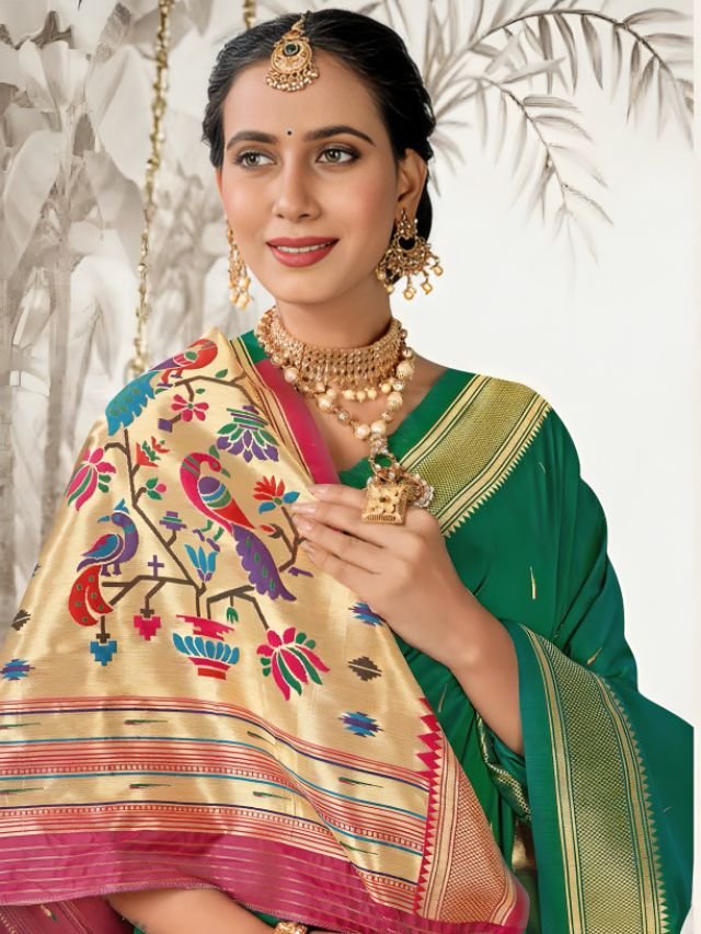 Cover Your Upper Part with Pallu Cover Your Upper Part with Pallu