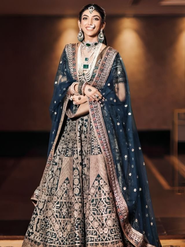Cowl Dupatta Draping styles on Lehenga Cowl Net Dupatta Draping styles on Lehenga