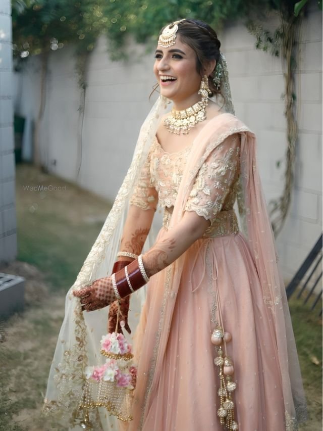 Cowl Dupatta Draping styles with Lehenga Cowl Net Dupatta Draping styles with Lehenga