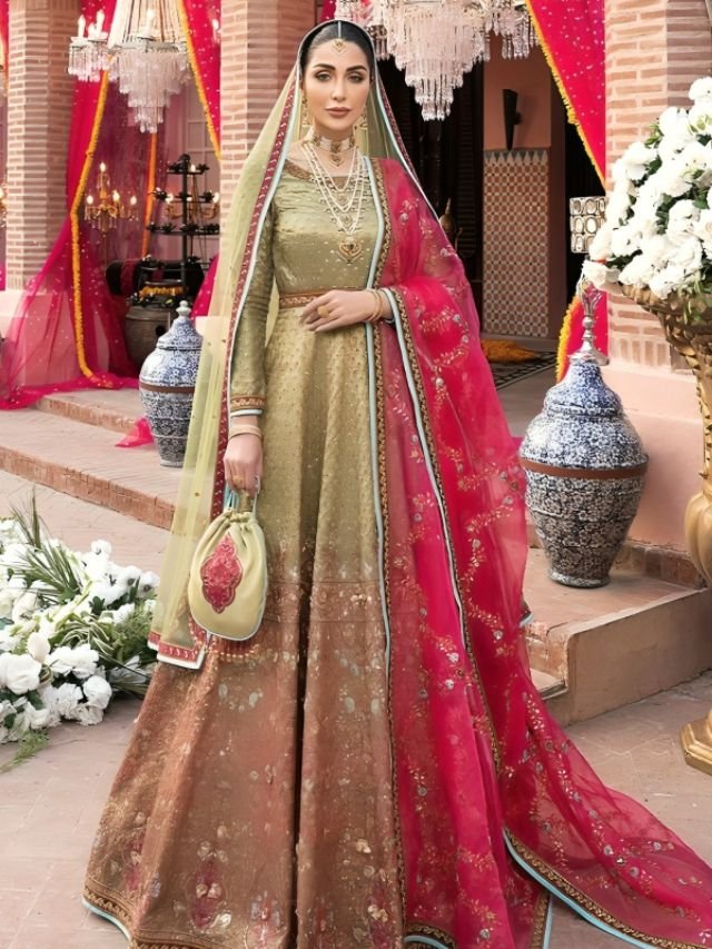 Drape Two Contrast Color Net Dupatta with Lehenga Drape Two Contrast Color Net Dupatta with Lehenga