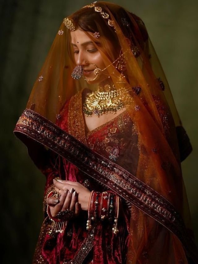 Wear Ghungat Style Net Dupatta on Lehenga Wear Ghungat Style Net Dupatta on Lehenga