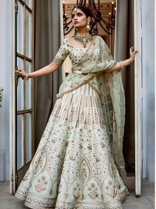 Wear a Belt with Net Dupatta on Lehenga Wear a Belt with Net Dupatta on Lehenga