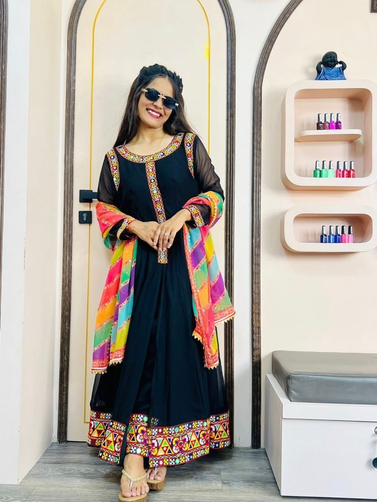 3 piece fancy fully stitched g 1733303743 3 Piece Fancy Fully Stitched Gown