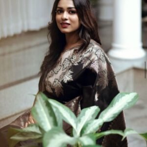 Designer Wedding Wear Of Soft Lichi Silk Saree