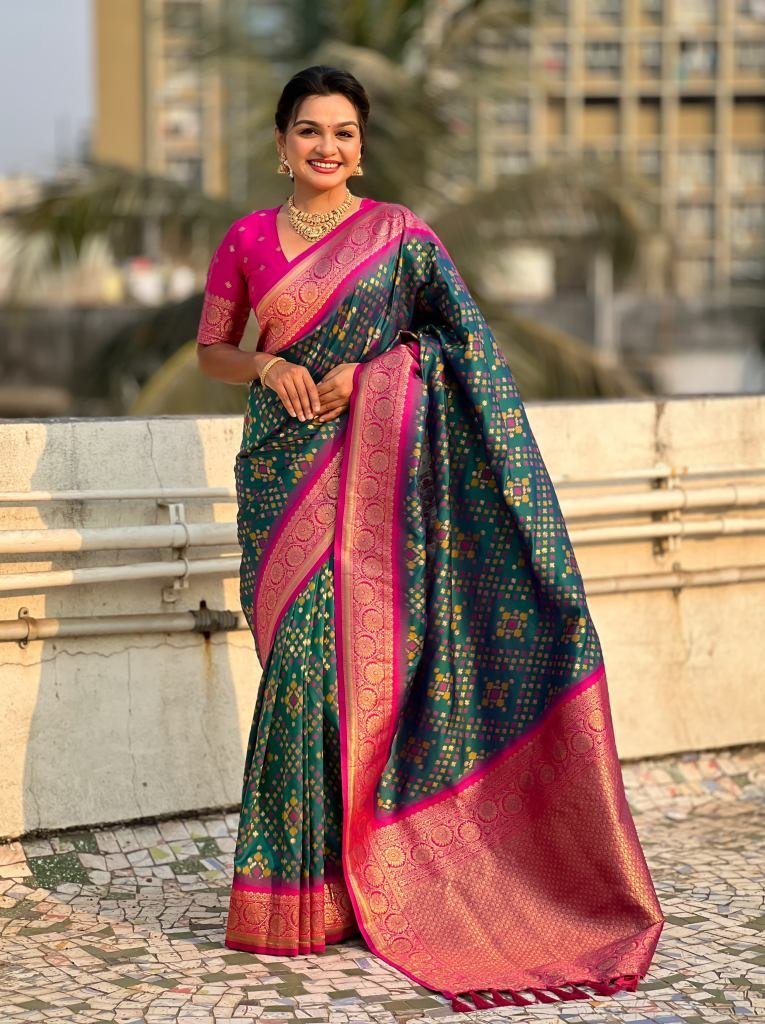 elegant green patola silk sare 1748862967 Elegant Green Patola Silk Sarees With Meenakari Ikkat Weaves
