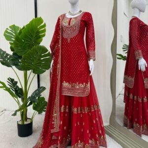 Fashionable Georgette Red Suit