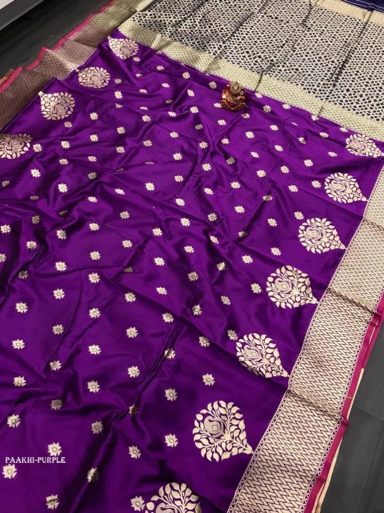 latest purple paakhi soft bana 1712829641 Latest Purple Paakhi Soft Banarasi Silk Saree
