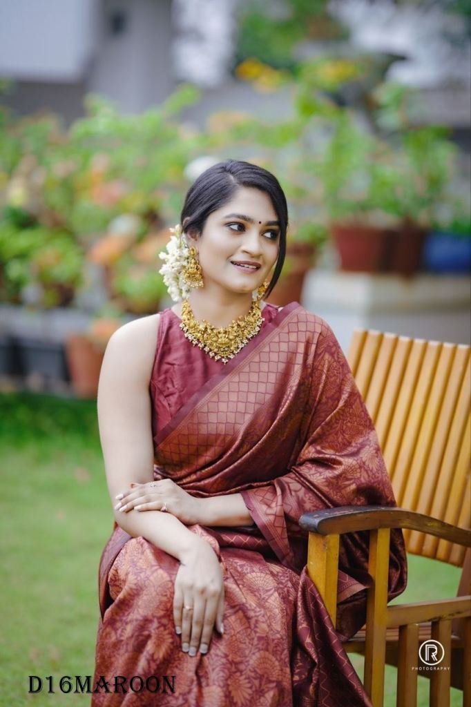 maroon gorgeous zari work bnar 1719496680 Maroon Gorgeous Zari Work Bnarasi Soft Silk Saree with Blouse