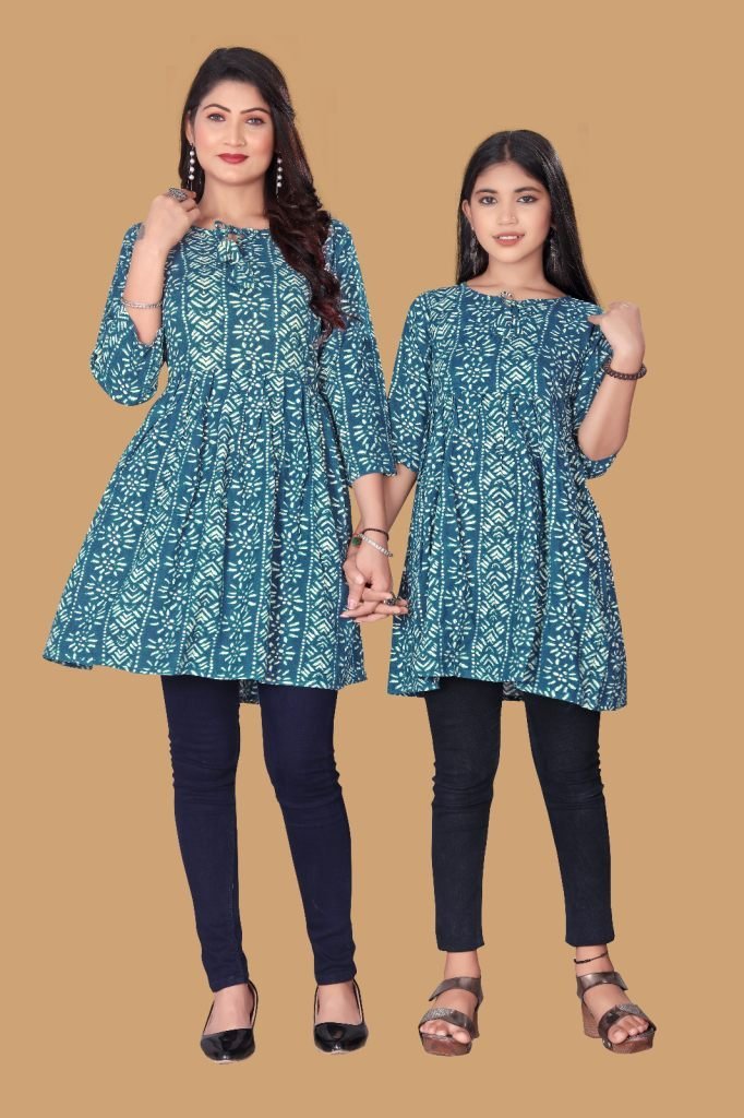 mother daughter beautiful prin 1733475602 Mother Daughter Beautiful Printed Dual Top Combo