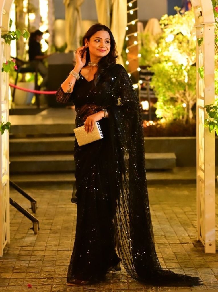 new black net saree with jhala 1728727012 New Black Net Saree With Jhalar Border